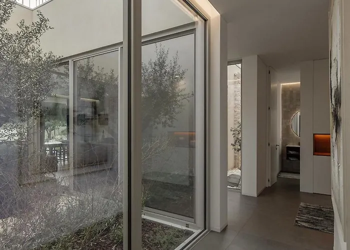 Lagoon 56 Deluxe Villa