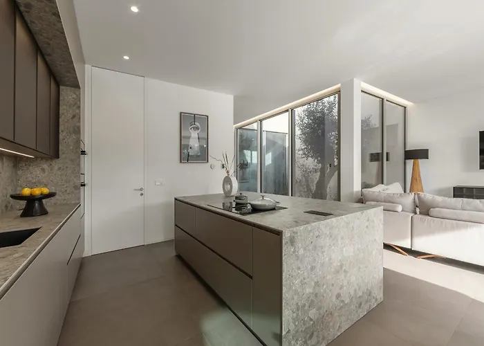 Lagoon 56 Deluxe Villa *